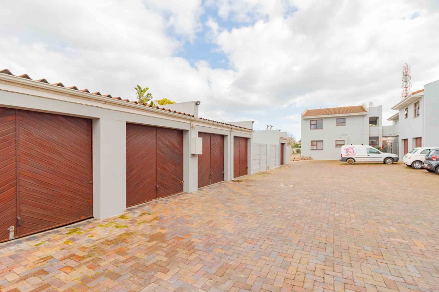 To Let 1 Bedroom Property for Rent in Table View Western Cape